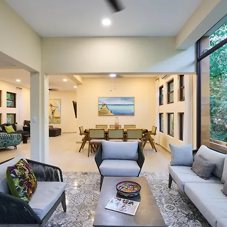Spacious And Stylish Vacation Home For 8 With Private Pool And Large Terrace